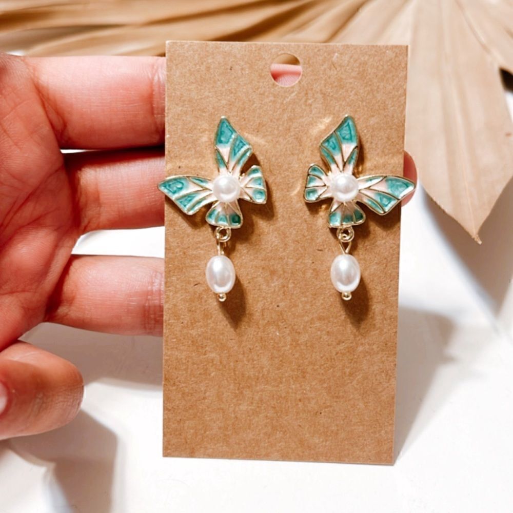 Pearl butterfly dangle earrings S570